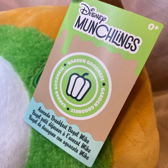 Disney Munchlings Garden Goodness Mike Wazowski Avocado Breakfast Bagel Plush - Picture 2 of 3